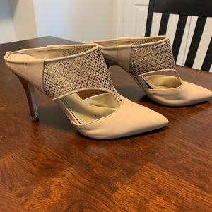 White House Black Market Tan/Beige Pointy Toe Heel